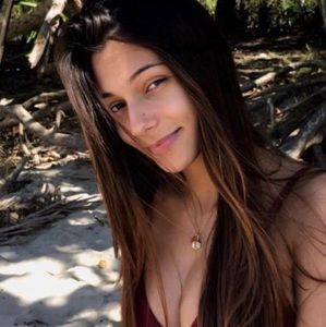 Meet your Posher, Isadora